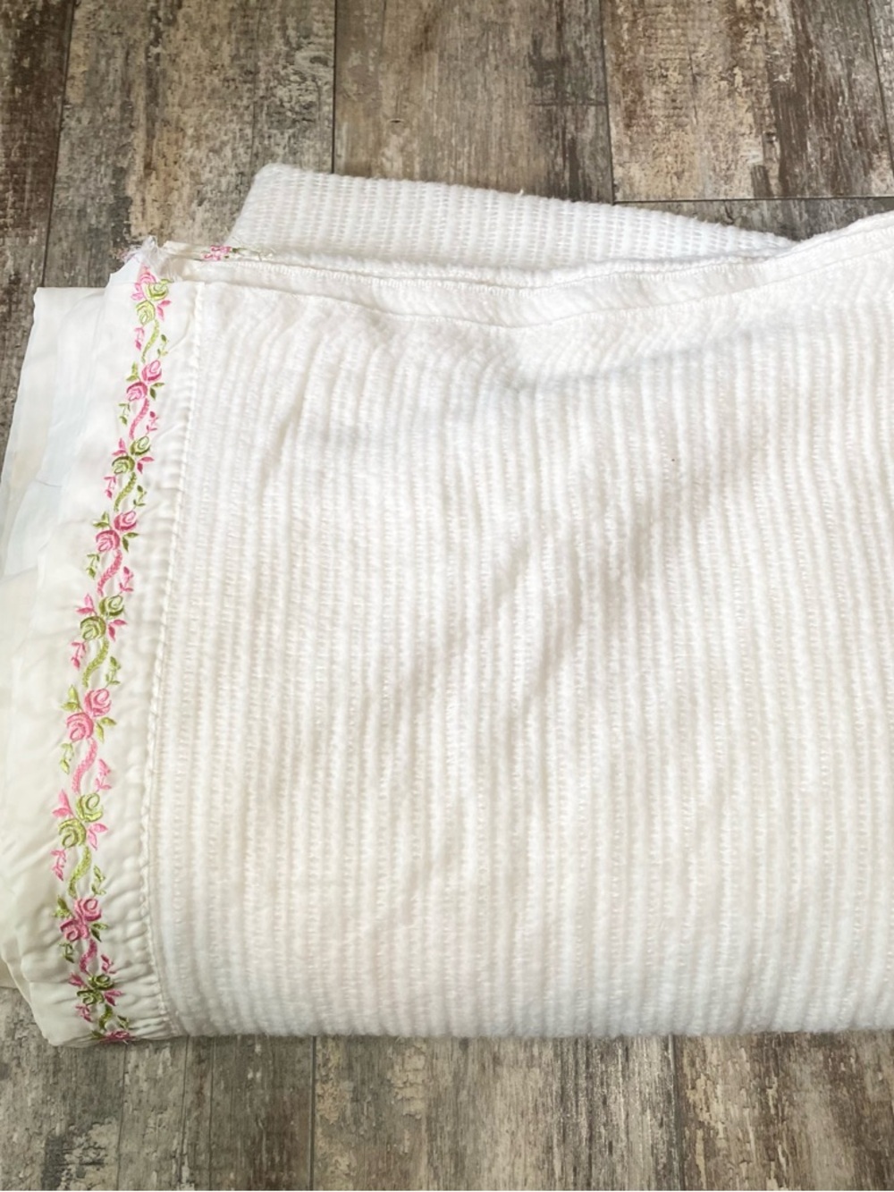Vintage satin trim waffle weave blanket with rose detail